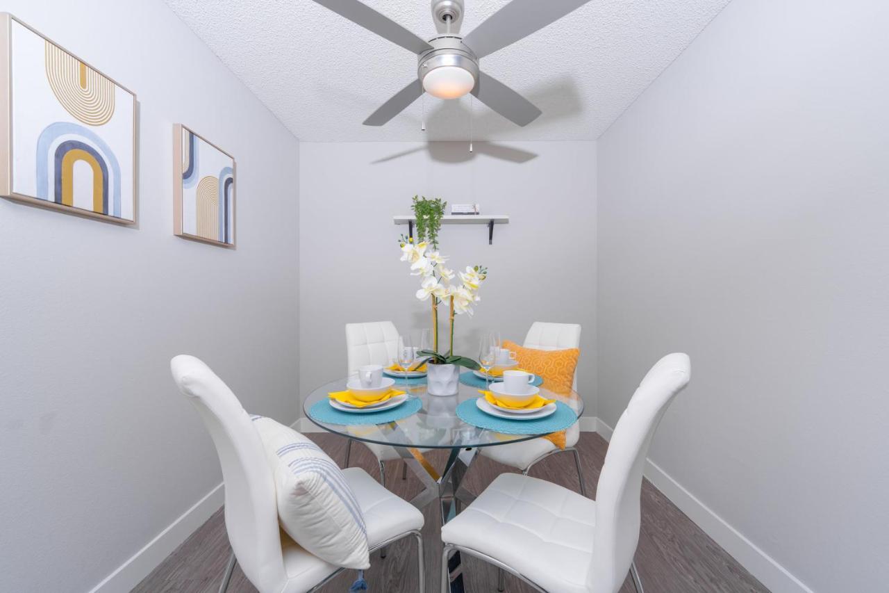 Universal Studios 8 Min Drive Two Bedroom Apartment With Free Parking Los Angeles Buitenkant foto